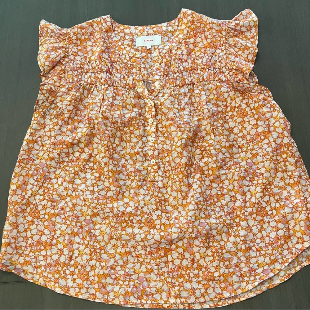 XIRENA Bria Flutter Sleeve Blouse - Picture 10 of 11